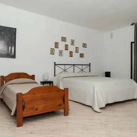 Bed & Breakfast Terradamarebari 3*